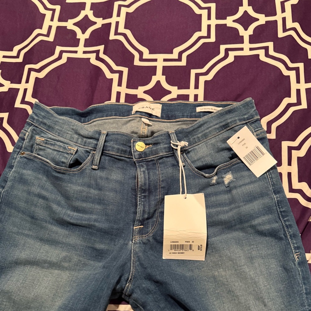 Frame Le High Skinny Jeans in color Poe